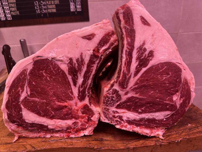 Achat d'une Côte de bœuf persillé à la Rouvière à Marseille
