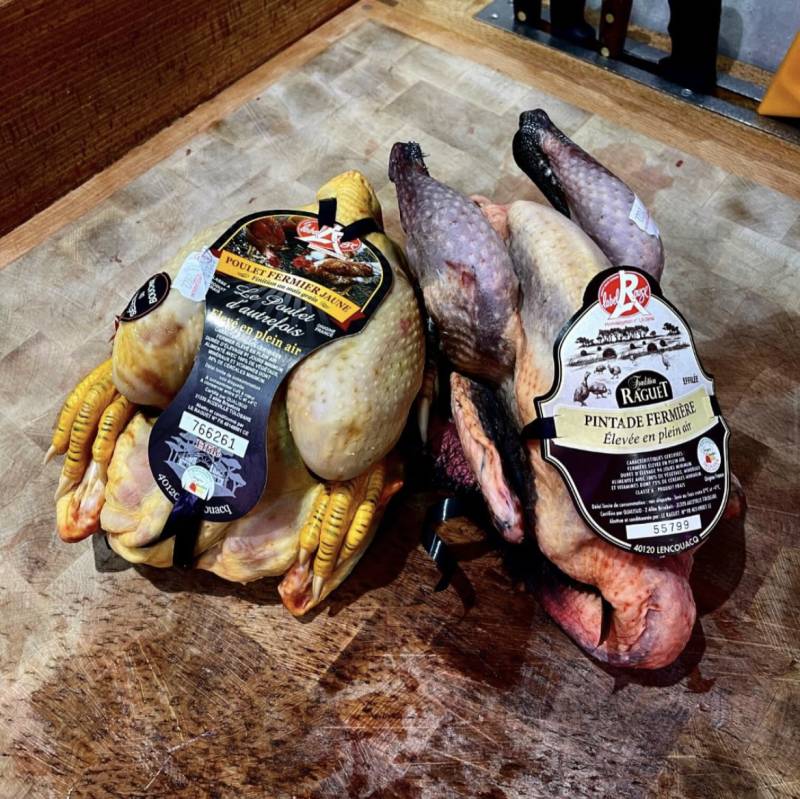 Boucherie pour acheter une pintade et un poulet fermier à Marseille de la Rouvière